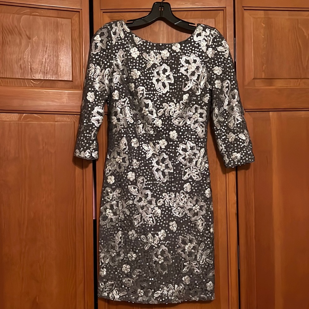 Gorgeous Silver Sequin Cocktail aidan Aidan Mattox Dress